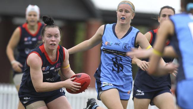 Norwood's Sophie Armistead breaks away with the ball during her side’s clash with Sturt. Picture: AAP/Dean Martin