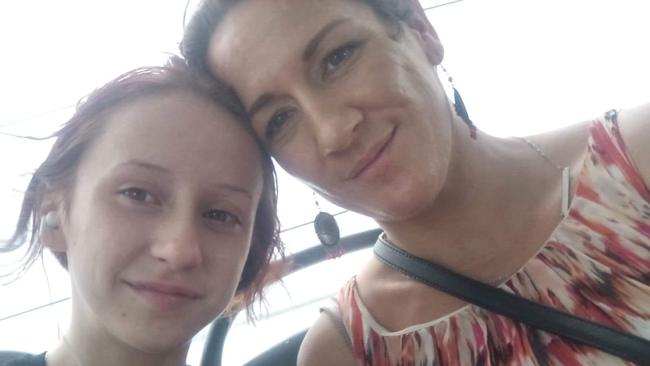 Laura Wallace (Left) with her mother. Ms Wallace is the first person in Canberra to die following an e-scooter related crash. Picture: Facebook