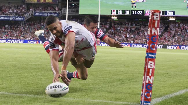 MacDonald’s try came at a crucial point in the game. (AAP Image/Craig Golding)