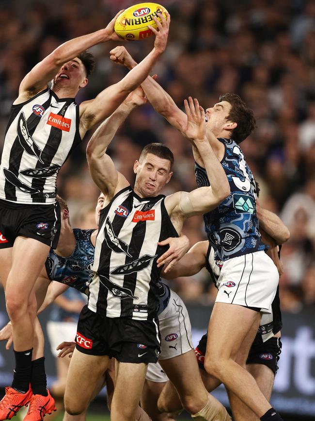 Collingwood’s Oliver Henry floats in from the side to mark during the final quarter. Picture: Michael Klein