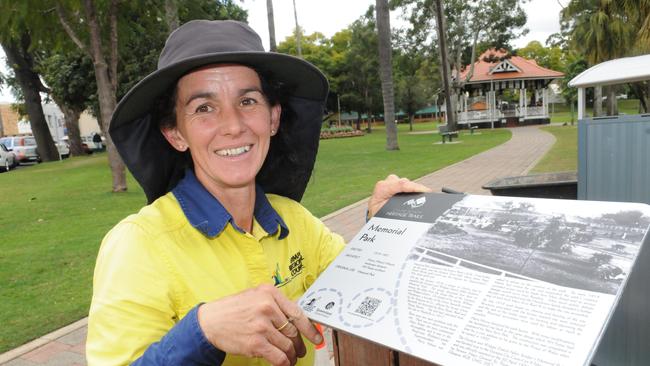 HERITAGE TRAIL: Marita Wood with the heritage trail plaque in Memorial Park. Picture: Craig Warhurst