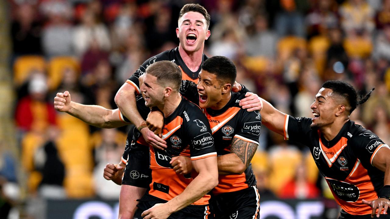 NRL 2023: Unbeaten Brisbane Broncos pile on more pain for winless Wests  Tigers