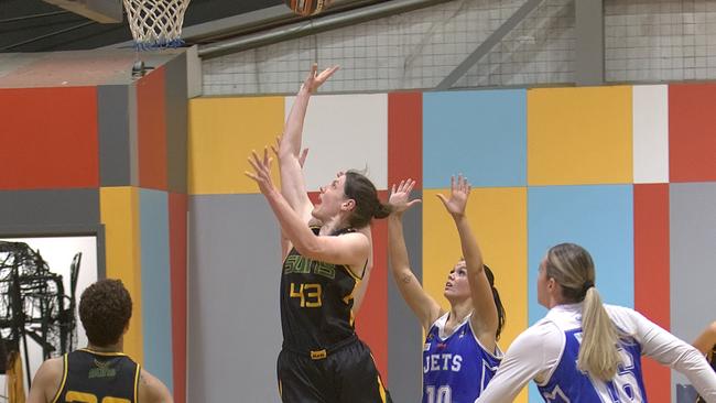 Alicia Carline produced a stunning display across the weekend for Sherbrooke. Photo: Basketball Victoria.