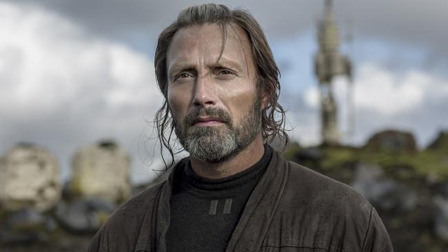 Galen Erso (Mads Mikkelsen) plays an enigmatic father-figure.