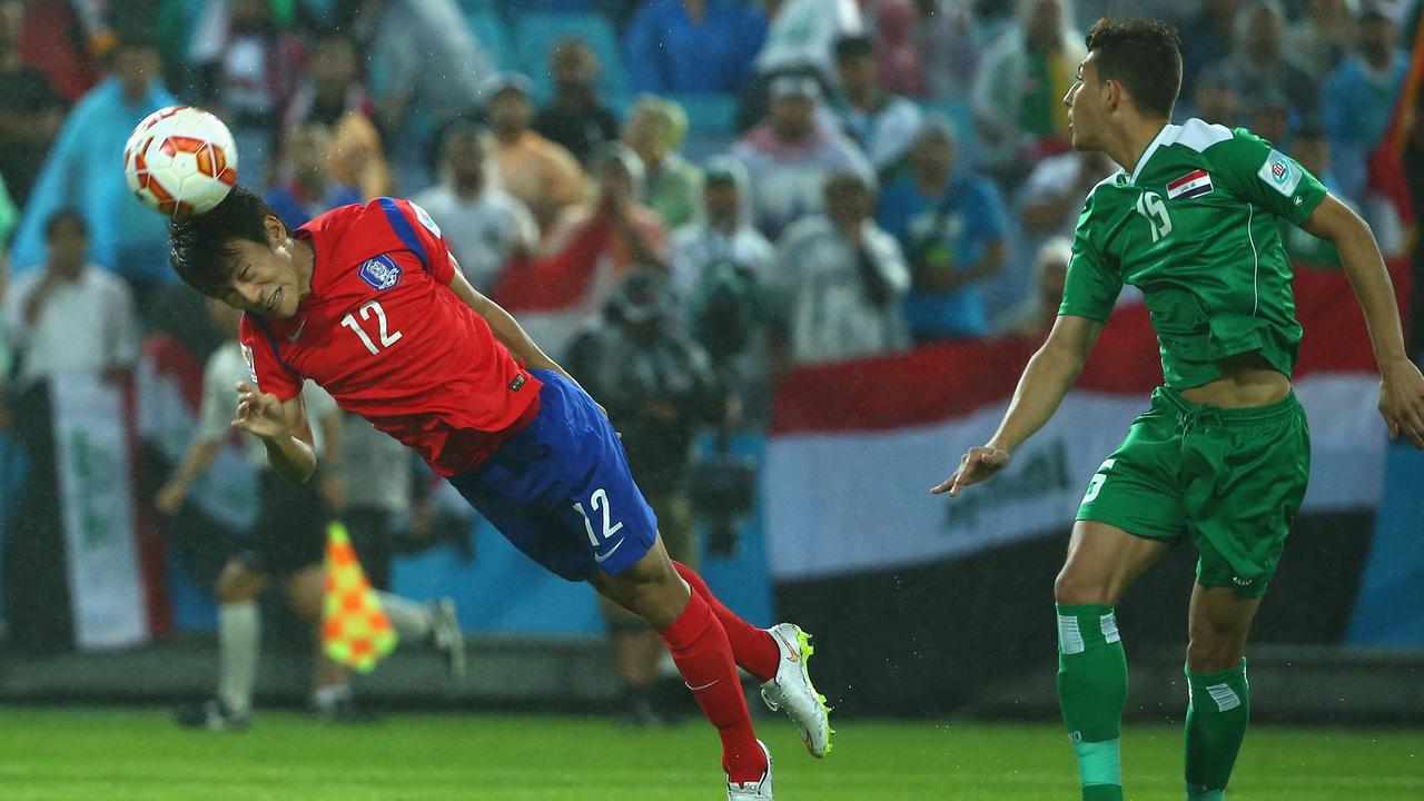 SYDNEY, AUSTRALIA - JANUARY 26: Han Kyo Won of Korea Republic attempts a shot on goal during the Asian Cup Semi Final match between Korea Republic and Iraq at ANZ Stadium on January 26, 2015 in Sydney, Australia. (Photo by Robert Cianflone/Getty Images)