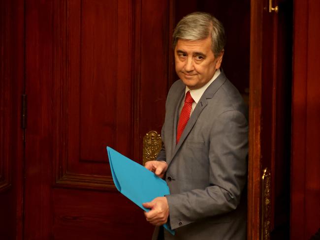 ADELAIDE, AUSTRALIA - NewsWire Photos November 10:  South Australian Treasurer Rob Lucas hands down the 2020-21 Star Budget during Question time at Parliament House. . Photo: NCA NewsWire / Kelly Barnes