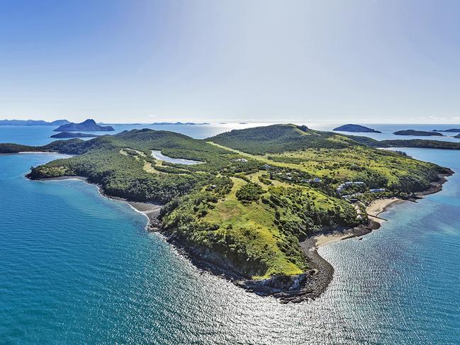 Hot property: Millionaires snapping up QLD islands