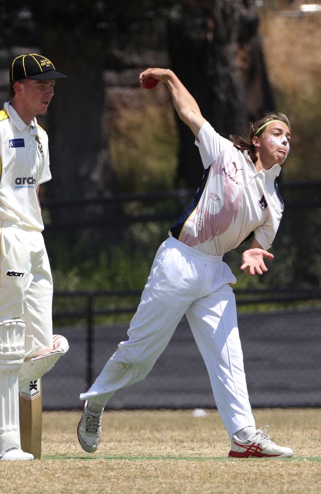 Billy Thomson of Carrum bowling. Picture: Hamish Blair