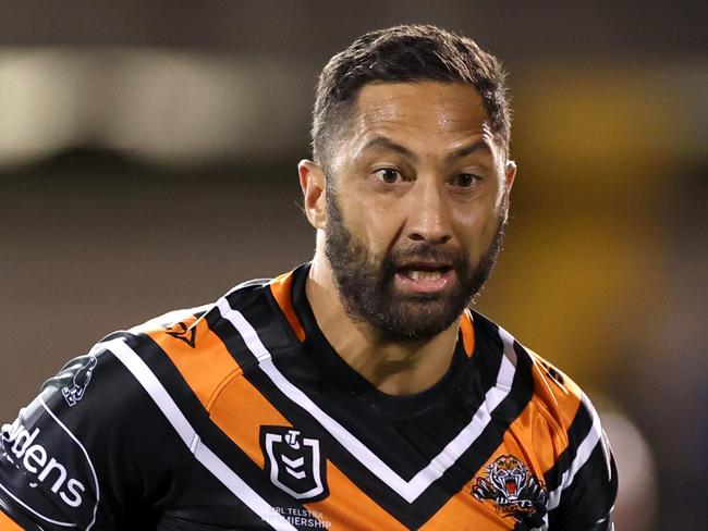 SYDNEY, AUSTRALIA - AUGUST 22: Benji Marshall of the Tigers makes a break during the round 15 NRL match between the Wests Tigers and the Sydney Roosters at Leichhardt Oval on August 22, 2020 in Sydney, Australia. (Photo by Cameron Spencer/Getty Images)