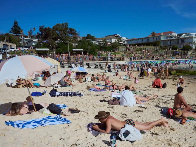 SYDNEY, AUSTRALIA - NewsWire Photos, January 04, 2025.  Beachgoers are seen at Bondi Beach on a hot day :   Picture: NewsWire / Flavio Brancaleone