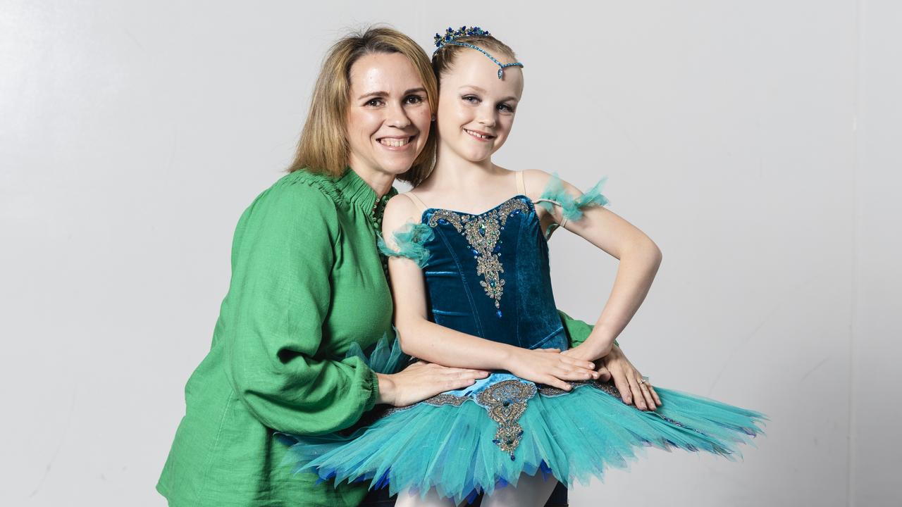 Young ballet dancer Zali Klein with mum Jessica Klein at JE Dancehouse. Picture: Kevin Farmer