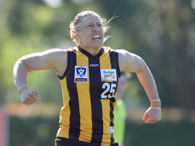 VFL Womens football: Hawthorn v Collingwood at Box Hill city oval. Hawthorn #25 Meg Hutchins slots a goal. Picture:AAP/ Chris Eastman