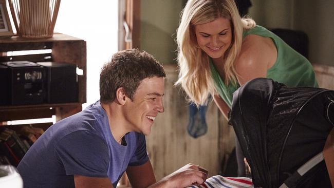 Home And Away faces stiff competition from Seven’s 800 Words.