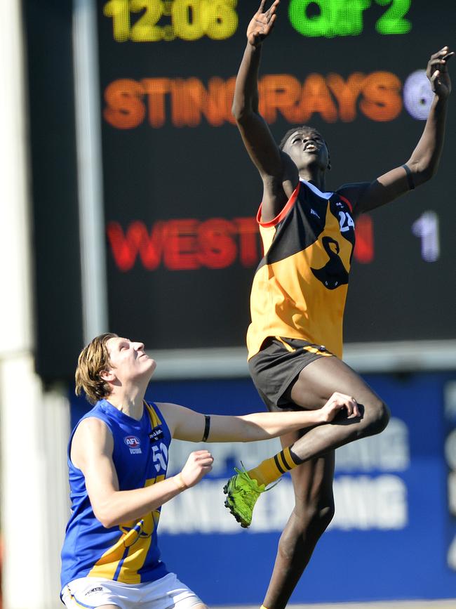 Gach Nyuon in Stingrays colours.