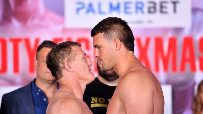 Paul Gallen and Darcy Lussick. Picture: No Limit Boxing/Gregg Porteous