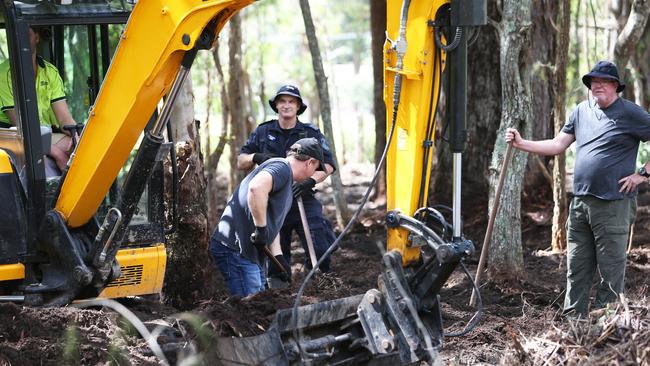 Investigators dig up at site in Kendall amid the search for William. Picture: NCA NewsWire / Peter Lorimer.