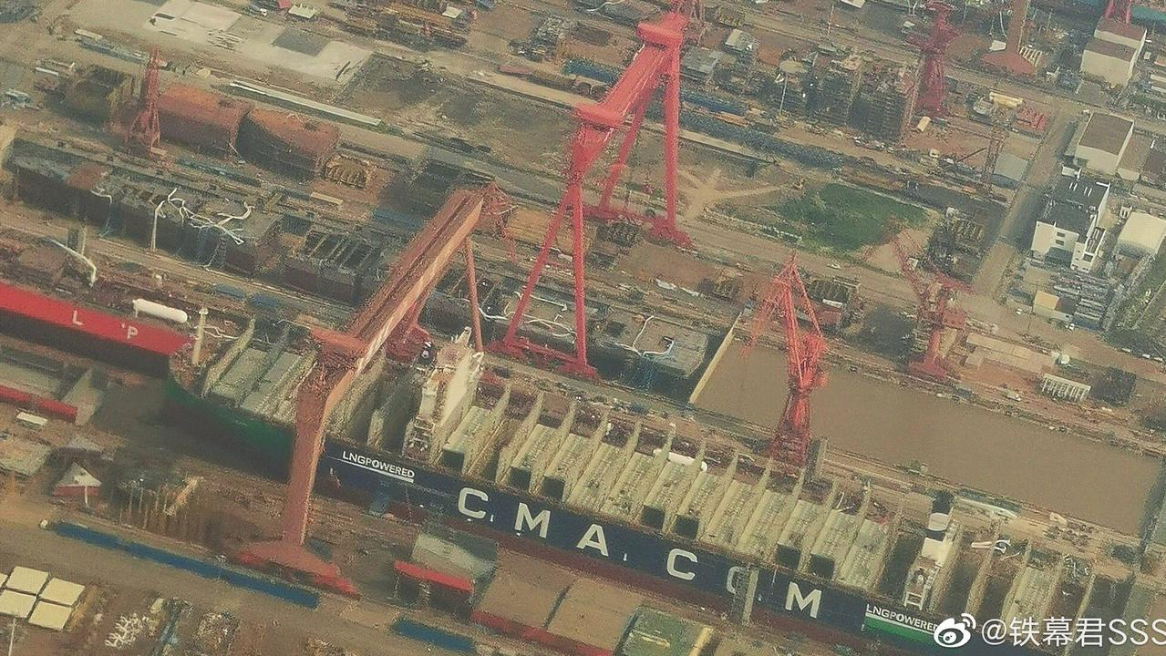 A recent aerial photograph of the Type 003 construction site released on Chinese government-controlled social media site Weibo.