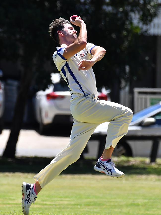 Peninsula bowler Nick Turner Gold Crest v Peninsula Saturday November 20, 2021. Picture, John Gass