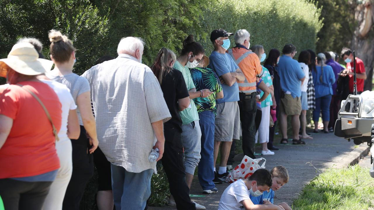 People line up to be tested in Sunbury after a positive COVID case in the area. Picture: NCA NewsWire/ David Crosling