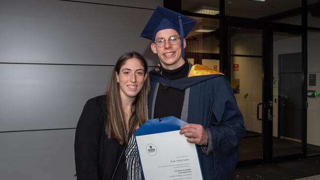 05-10-2023 Deakin University Accounting and Finance Graduation. Blake Ward and Leah Santomaggio