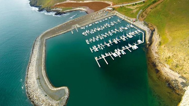 Aerial view of waterfront land release 'The Esplanade' at Wirrina Cove marina precinct.