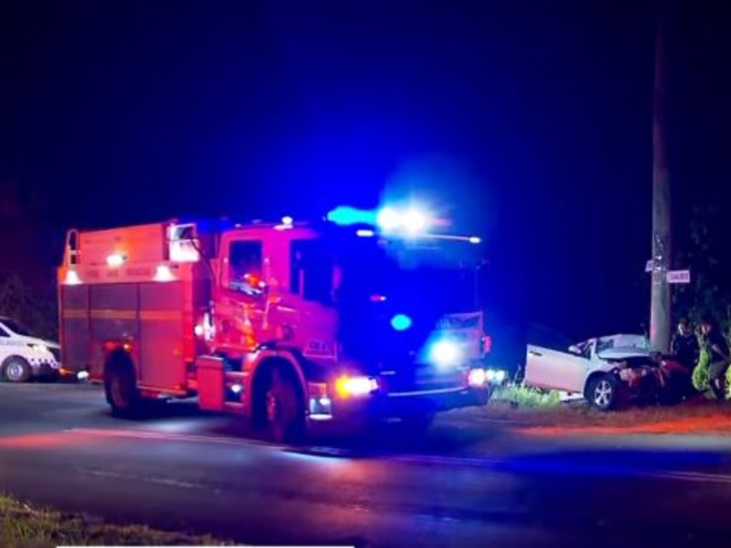 Guanaba Crash Two Seriously Hurt After Car Smashes Into Power Pole Gold Coast Bulletin