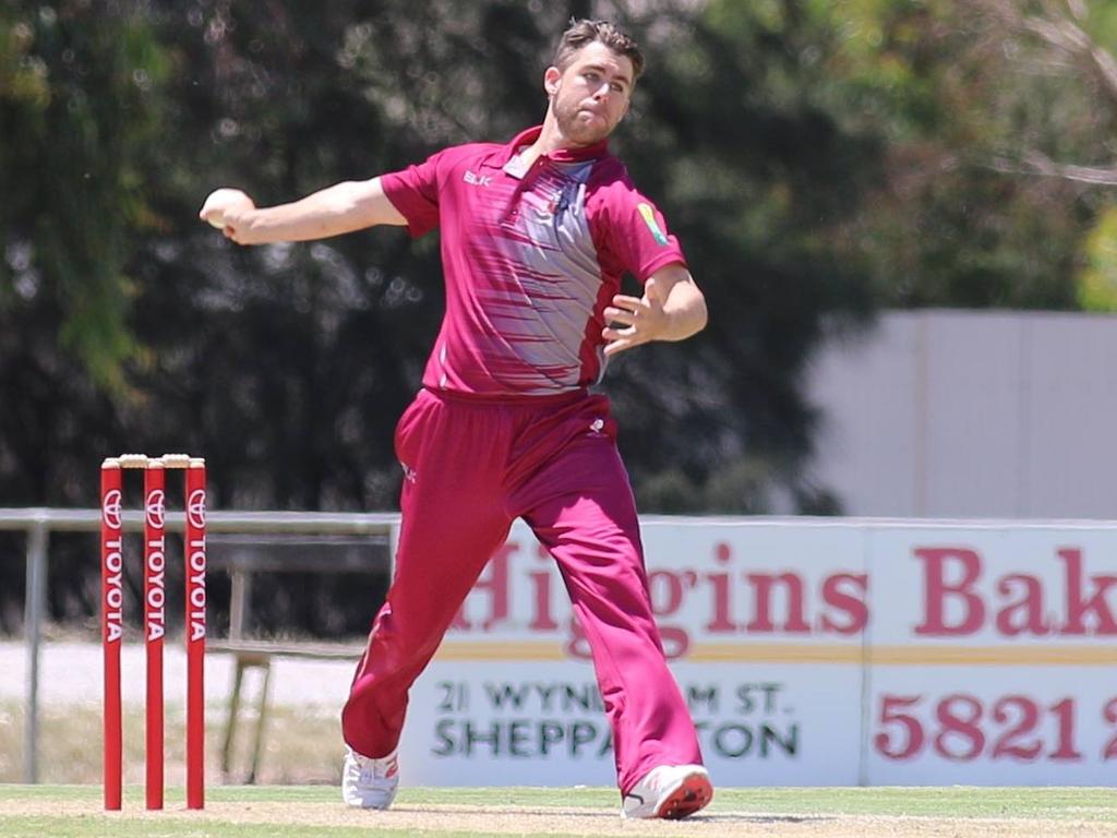 Mason Kohler bowling against West Australia in the Australian Country Cricket Championships 2018-2019 Day Six.