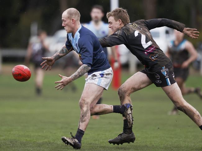 Daniel Blazely Lindisfarne and Cameron Walter Cygnet. SFL Cygnet V Lindisfarne qualifying final. Picture: Nikki Davis-Jones