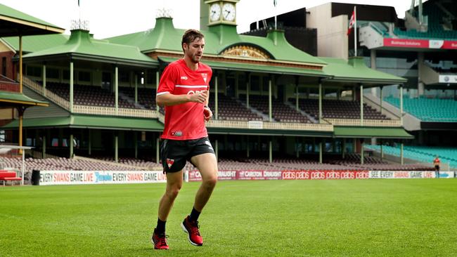 Alex Johnson has his first run in 906 days after his fifth knee reconstruction. Picture: Gregg Porteous