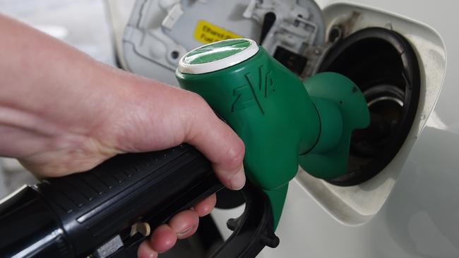 MELBOURNE, AUSTRALIA - NewsWire Photos, MAY 6, 2023. Budget Generics. Filling up the petrol tank at a petrol station in Carlton. Picture: NCA NewsWire / Josie Hayden