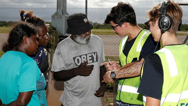 Authorities brief evacuees before departure. Picture: Supplied.