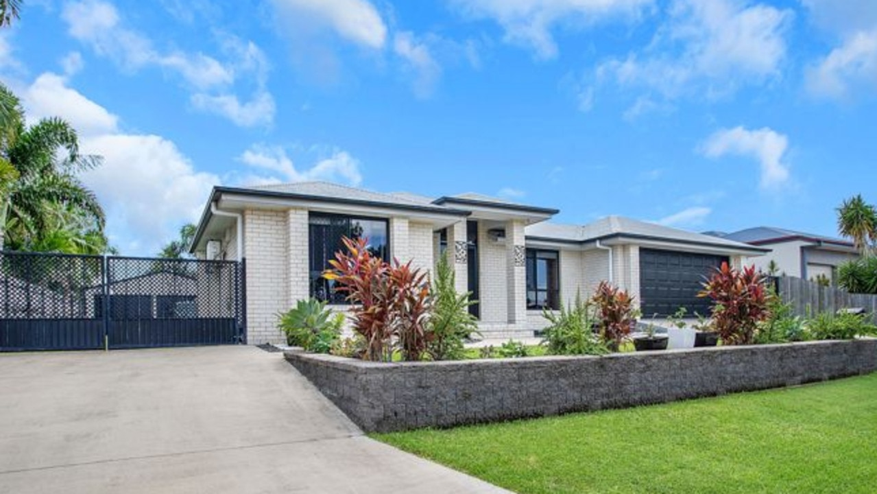 24 Kensington Court, Glenella.