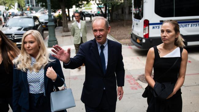 David Boies arrives at a federal court in New York with Annie Farmer, right, and Virginia Giuffre, alleged victims of Jeffrey Epstein. Picture: Mark Kauzlarich/Bloomberg