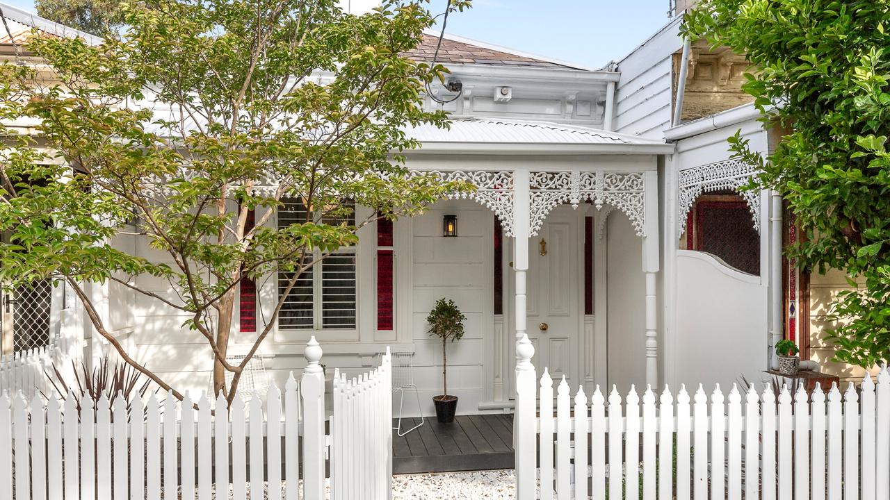 Ex-Tiger Dustin Martin punting Albert Park house