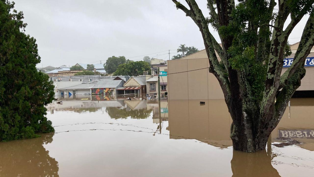 Gympie flood: Mary St, CBD go under as waters rise | Gallery | The ...