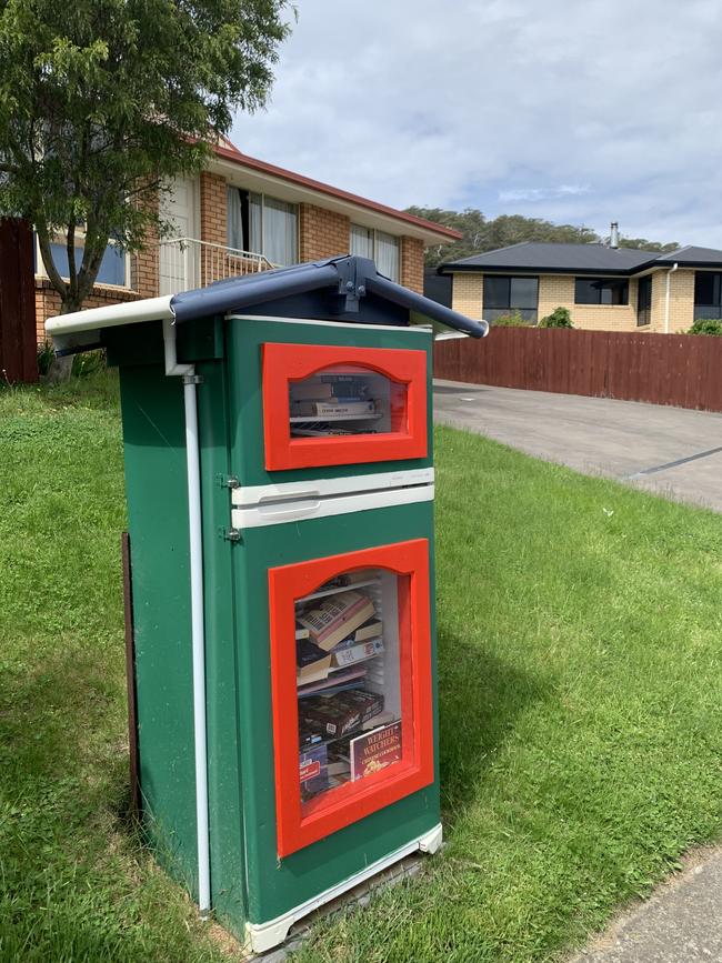 A family-friendly street library.