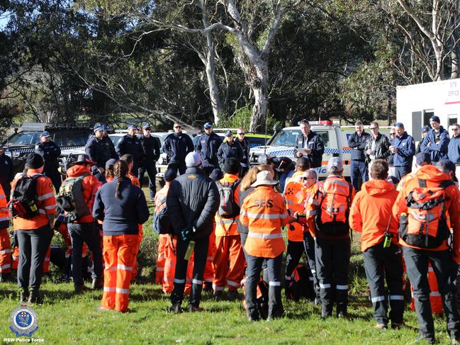 NSW Police and SES AND NSWRFS search for Jessica Zrinski at Hampton state forest.