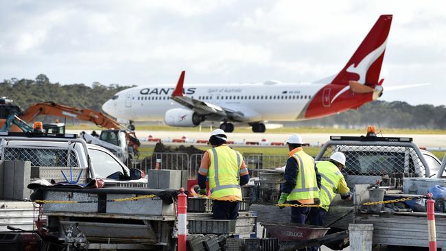 Qantas has reduced its domestic capacity by 15 per cent through to September. Picture: NCA NewsWire/Andrew Henshaw