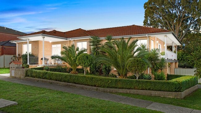 <a href="https://www.realestate.com.au/property-house-vic-mill+park-142172276">26 Development Boulevard, Mill Park</a> is on the market with a $1.15m-$1.2m price guide.