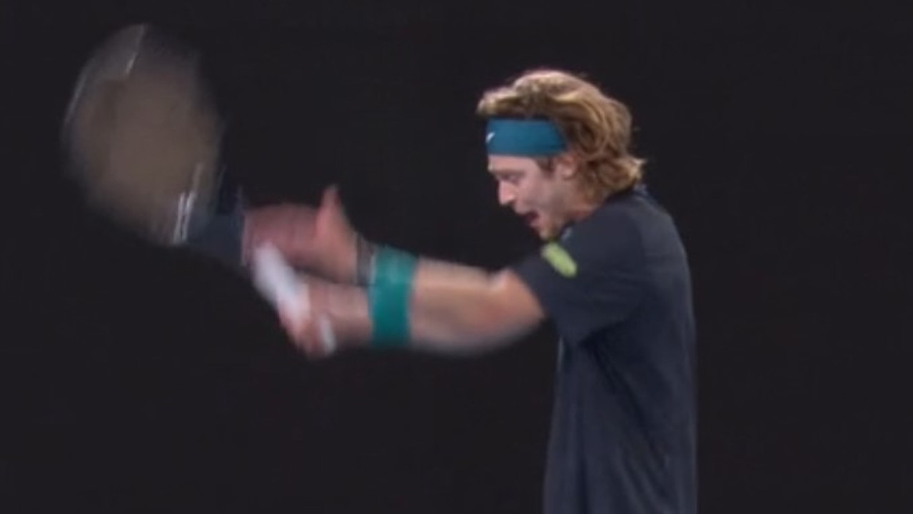 Rublev's losing his mind – and de Minaur's reaping all the benefits. Photo: Channel 9