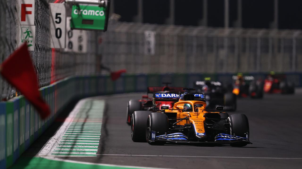 Daniel Ricciardo menyelesaikan posisi, berita, reaksi, wawancara