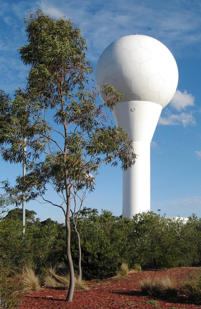 The NT has three Doppler wind radars, all spread between Darwin and Gove. By comparison, Queensland has 13 spread across the state.