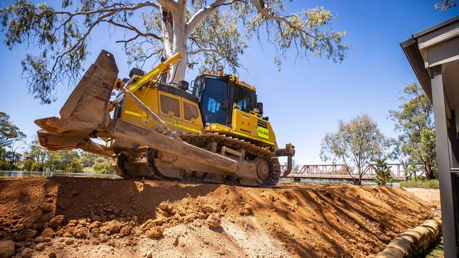 Levee works at the Riverbend Caravan Park in Renmark. Picture: Tom Huntley