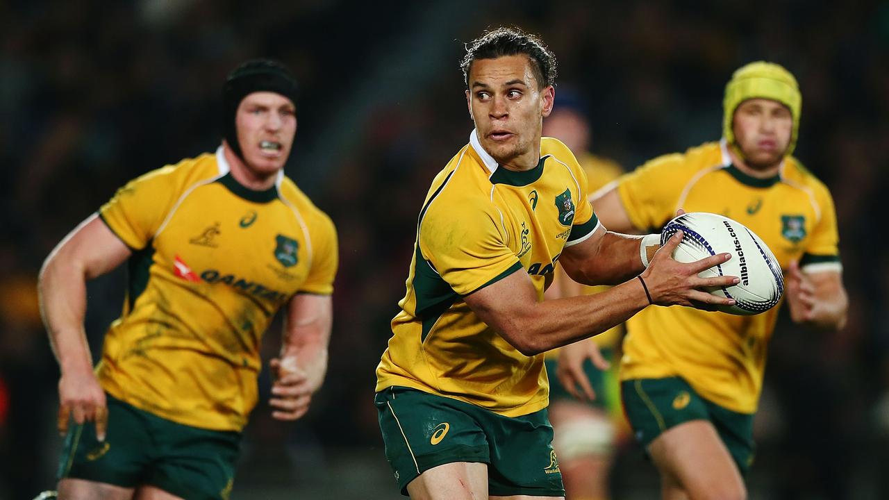 Matt Toomua is expected to sign with the Melbourne Rebels next week, putting him in the frame to play the opening Bledisloe Test against the All Blacks.
