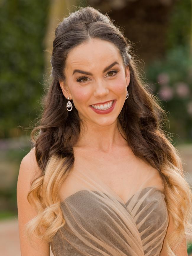 JANEY, 27, CHILDREN’S ENTERTAINER, QLD “I’m ready to find love and a serious relationship. If you always do what you’ve always done, then you’ll always get what you’ve always got, and so far I haven’t found that. This is a completely different experience, so hopefully it will work this way!”