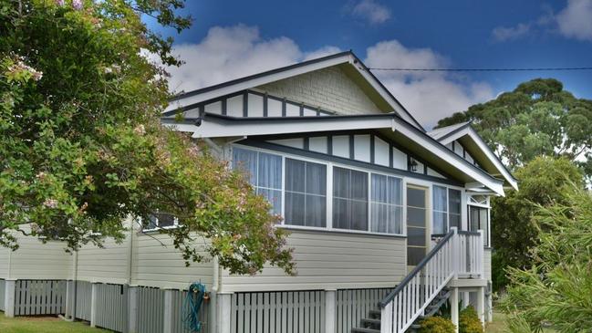 Southern Downs council to put properties up for auction over unpaid rates