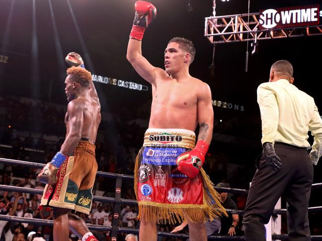 Jermell Charlo (L) and Brian Castano’s fight ended in a draw.