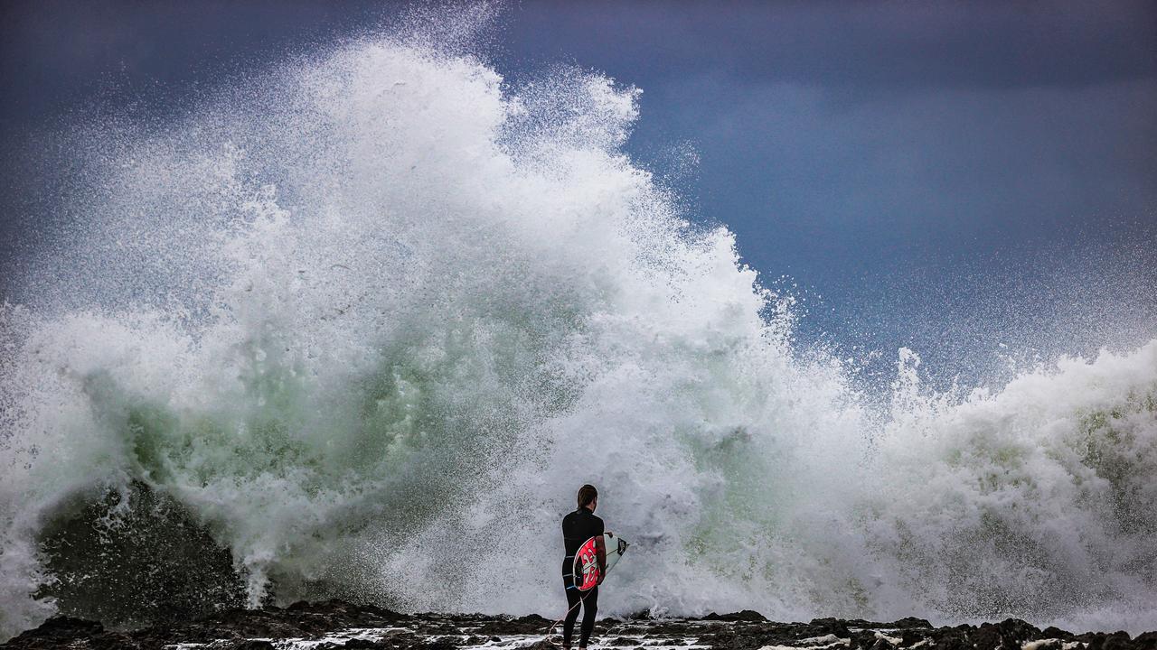 91kmh winds as SEQ hammered by gale-force gusts, dangerous surf