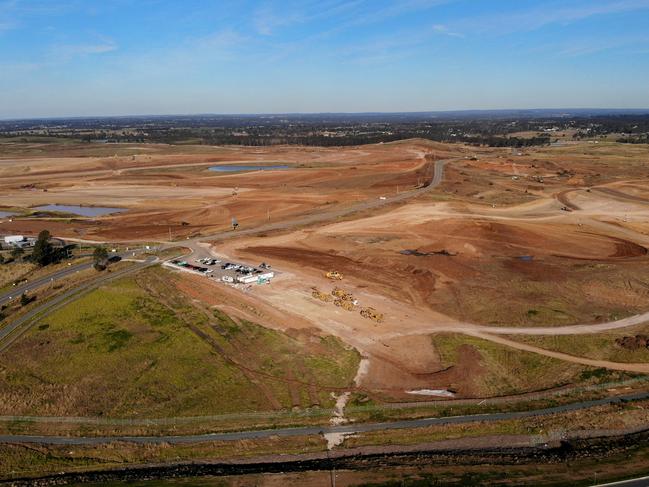 Embargoed for Friday  the 24/07/2020. Construction of Sydney's second airport at Badgery's Creek in Western Sydney is gaining momentum with new roads being created to help ease congestion when the airport is up and running. The view from the western side of the airport from Northern Road near Eaton Rd. Picture: Toby Zerna