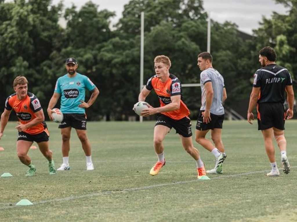 Benji Marshall watches young guns Lachlan Galvin (right) and Will Craig at pre-season training. Picture: Tigers